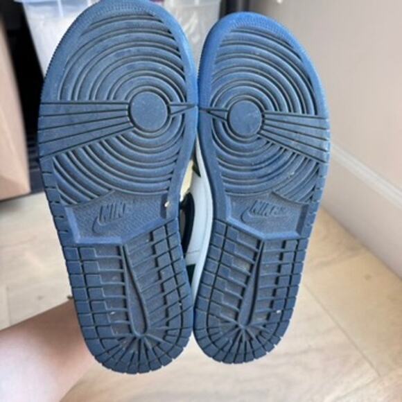 Nike Air Jordan 1 Mid SE Noble Green DZ5326-300 Size 7.5 Mens - Picture 7 of 8